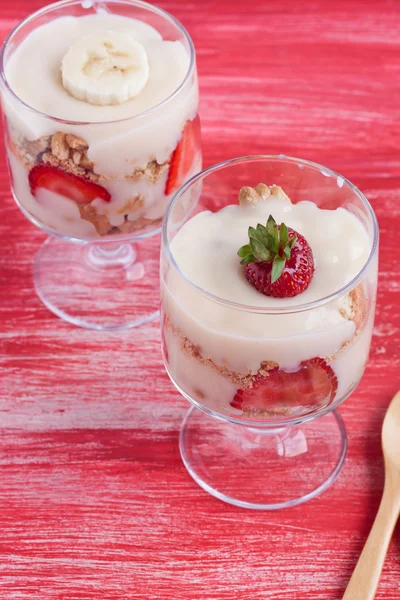 Dessert bagatelle aux fraises — Photo