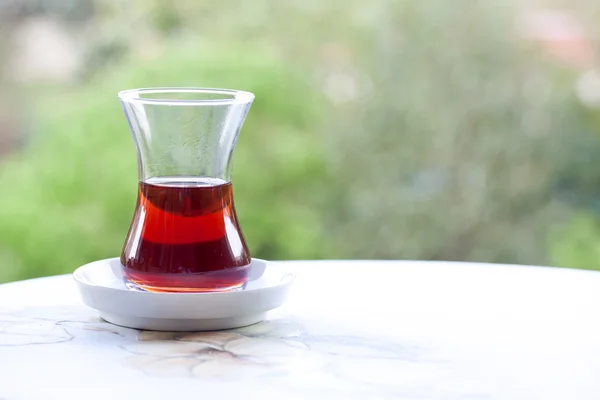 Türk çay bardağı çay — Stok fotoğraf