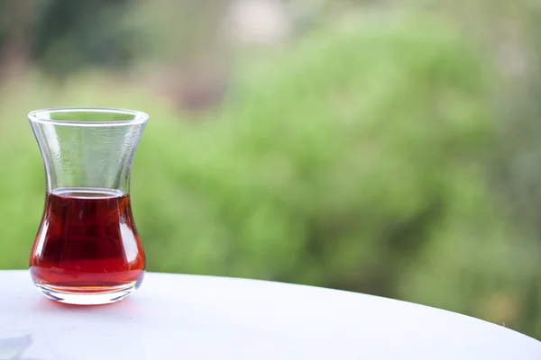 Tea in a turkish tea glass — Stock Photo, Image