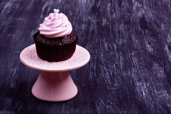 Pink chocolate cupcake — Stock Photo, Image