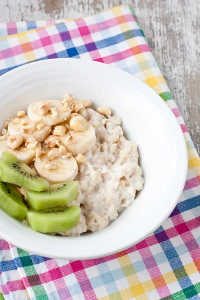Oatmeal with milk — Stock Photo, Image
