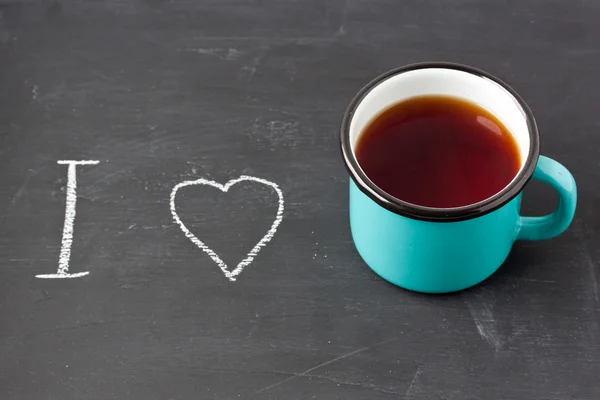 A mug of black tea — Stock Photo, Image