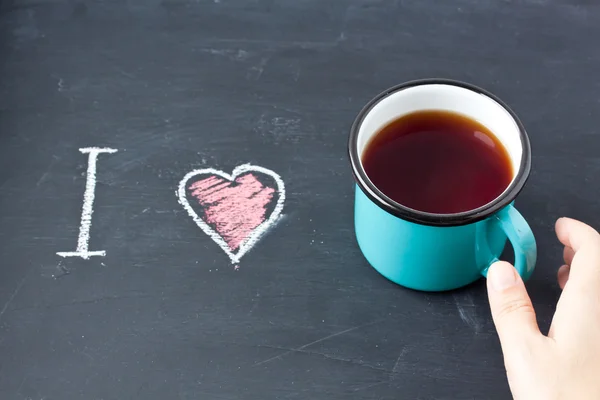A mug of black tea — Stock Photo, Image