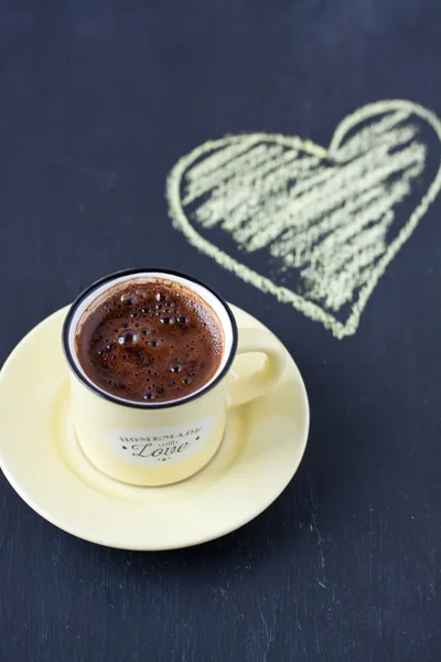 Türkischer Kaffee an der Tafel — Stockfoto