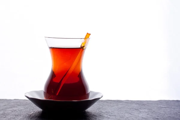Türk çay bardağı siyah çay — Stok fotoğraf