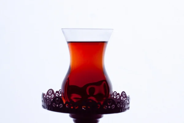 Ein türkisches Teeglas Schwarztee — Stockfoto