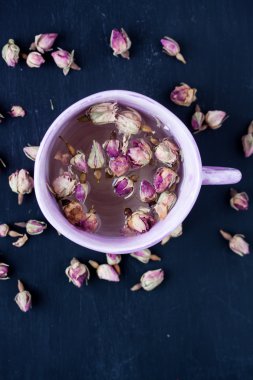 kurutulmuş gül bud çay