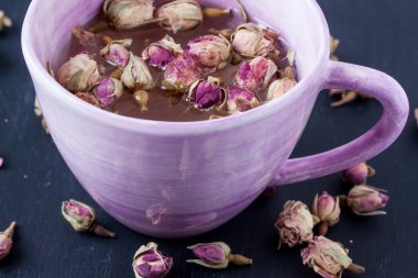 kurutulmuş gül bud çay