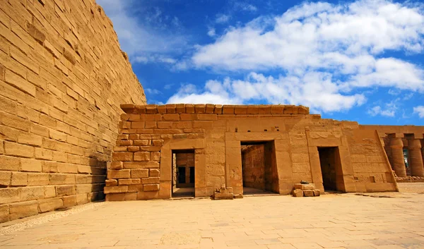 Anscient chrám Karnak v Luxoru - zřícenina Théby Egypt — Stock fotografie