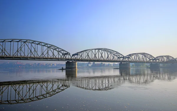 Ile grudziadz içinde nehir vistula üzerinde köprü — Stok fotoğraf