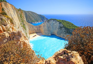 Gün batımında, Yunanistan Zakynthos adada Navagio Beach (batık beach)