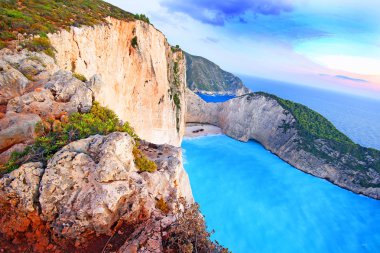 Gün batımında, Yunanistan Zakynthos adada Navagio Beach (batık beach)