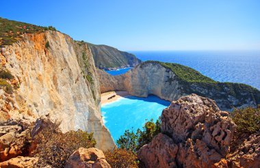 Gün batımında, Yunanistan Zakynthos adada Navagio Beach (batık beach)