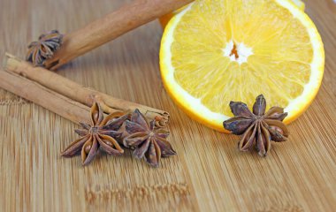 Noel, portakal ve tarçın anason ile