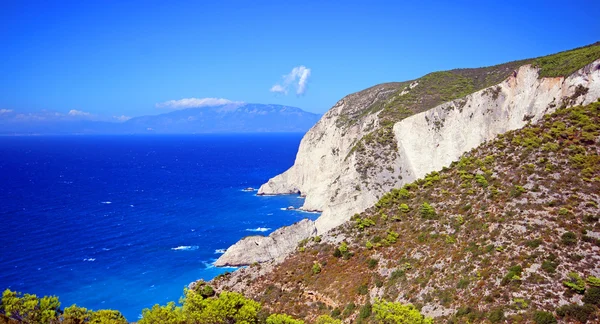 Eau turque de la baie sur l'île de Zante, Grèce — Photo