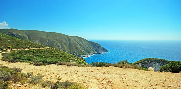 Eau turque de la baie sur l'île de Zante, Grèce — Photo