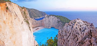 Navagio Beach - cennet gibi güzel görünümünü batık Zakynthos Adası Yunanistan
