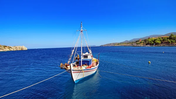 Barco de pesca. Zakynthos, Grécia — Fotografia de Stock