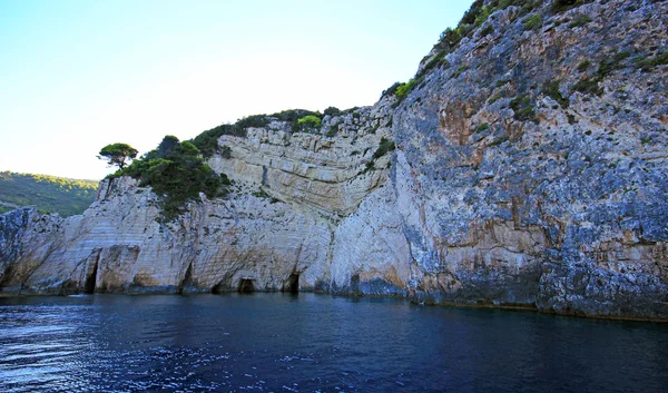 海岸的扎金索斯岛悬崖。希腊 — 图库照片