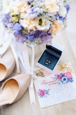 Gelin buketi, düğün malzemeleri ve aksesuarlar.
