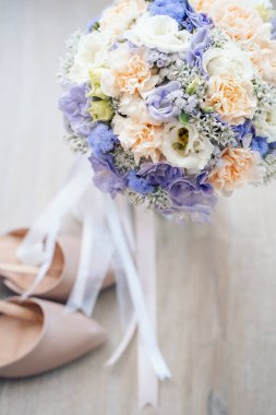 Gelin buketi, düğün malzemeleri ve aksesuarlar.