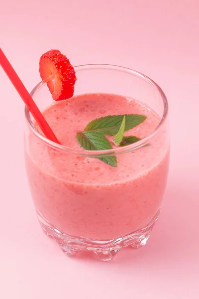 Strawberry Milkshake Mint Pink Background Healthy Eating Breakfast Snacks — Stock Photo, Image