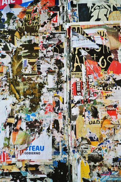 Collage casuale o carta sovrapposta texture sfondo della parete — Foto Stock