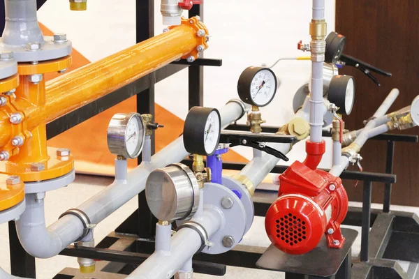 Εξοπλισμός Ανταλλαγής Θερμότητας Στο Εργοστάσιο Μετρητές Πίεσης Όργανα Μέτρησης Σύγχρονες — Φωτογραφία Αρχείου
