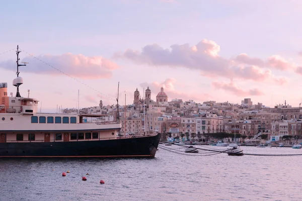 Birgu Malta Janeiro 2020 Navio Torístico Porto Noite — Fotografia de Stock