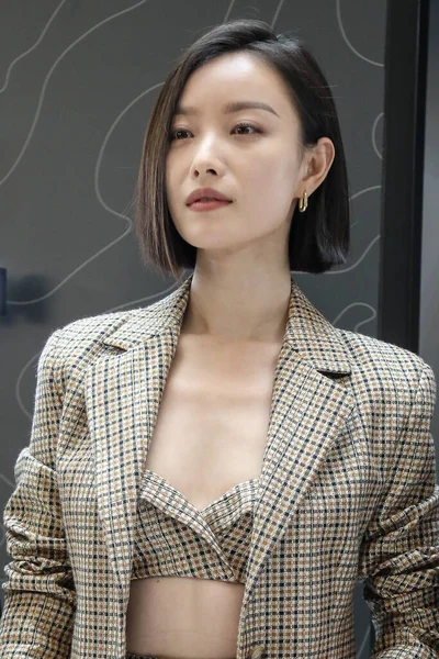 中国の女優Ni Niは北京でブランドプロモーションイベントに出席します 9月2020 — ストック写真