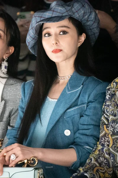 Čínská Herečka Fan Bingbing Sedí Sleduje Show Roku 2020 Shanghai — Stock fotografie