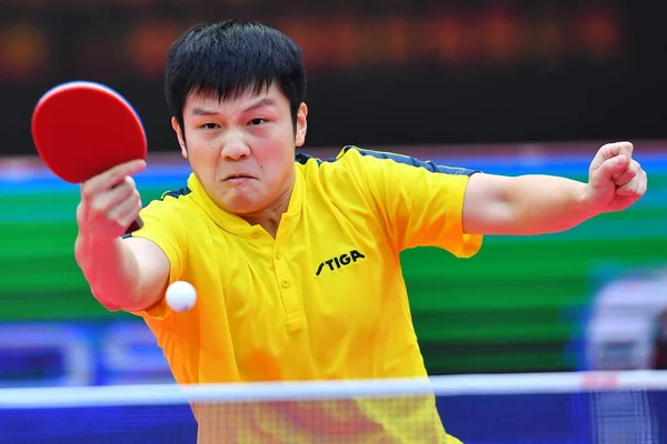 Tennista Cinese Fan Zhendong Compete Contro Tennista Cinese Liang Jingkun — Foto Stock