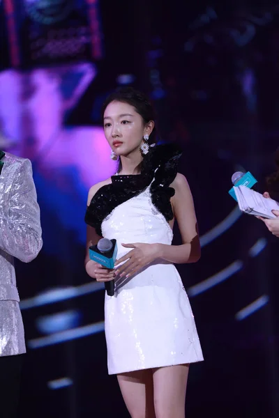 Chińska Aktorka Zhou Dongyu Uczestniczy Imprezie Promocyjnej Marki Watsons Mieście — Zdjęcie stockowe