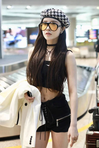 Cantante Actriz China Flora Dai Yanni Llega Aeropuerto Beijing Antes —  Fotos de Stock