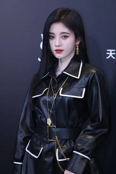 Cantante Bailarina Actriz China Jingyi Aparece Vestido Negro Botas Altas —  Fotos de Stock