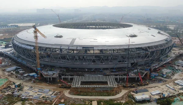 2020 남서부 쓰촨성 건설중인 2021 대회의 경기장이 규모의 경기장의 — 스톡 사진