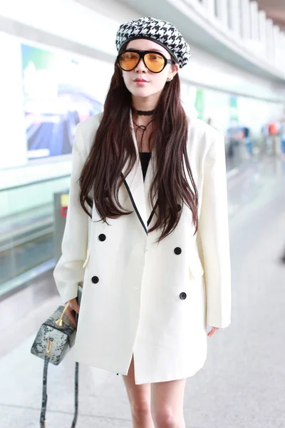 Cantante Actriz China Flora Dai Yanni Llega Aeropuerto Beijing Antes —  Fotos de Stock