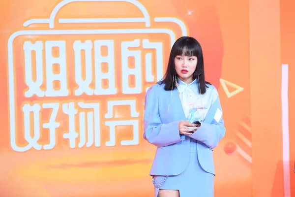 中国の歌手黄陵やイザベル黄 北京での活動に出席 10月2020 — ストック写真