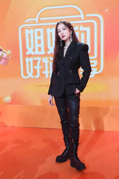 中国の歌手で女優の孟嘉は 単に甲として知られており 10月2020での活動に出席します — ストック写真