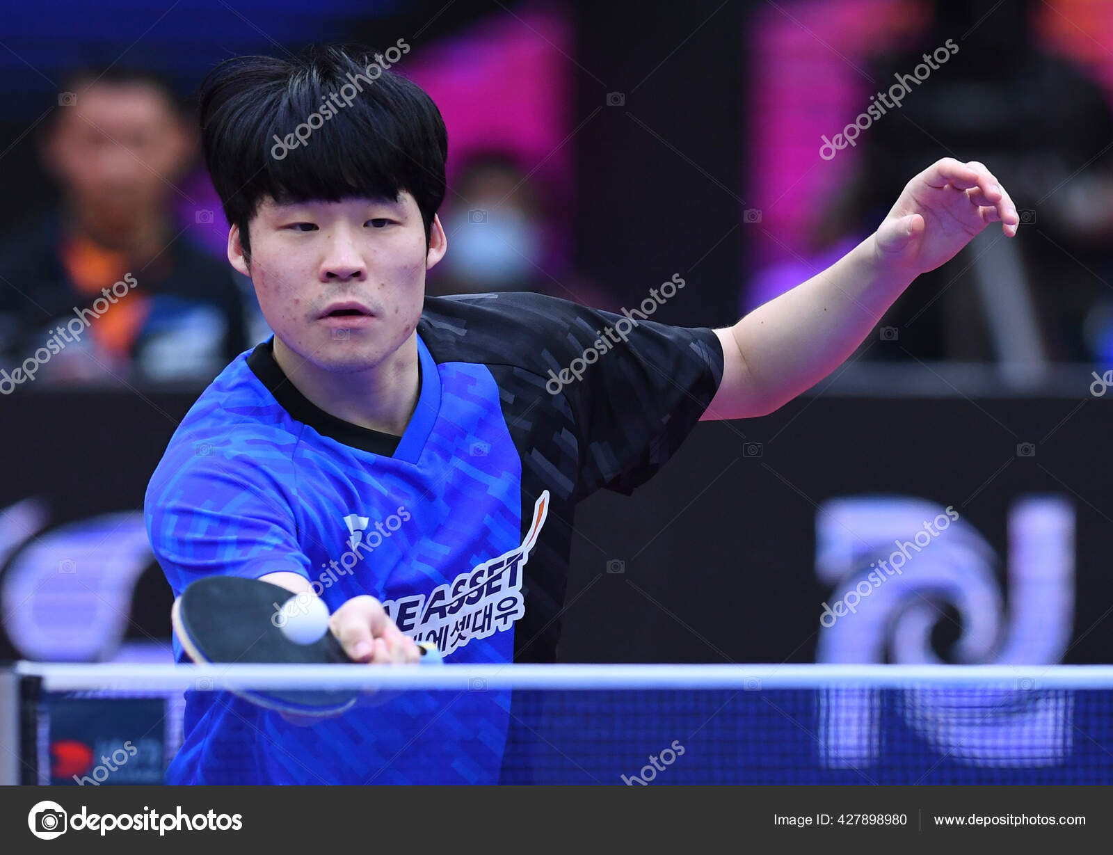 South Korean Table Tennis Player Jang Woojin Plays Japanese Table
