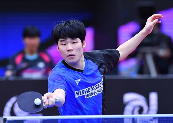 Jang Woojin Joueur Sud Coréen Tennis Table Affronte Joueur Chinois — Photo