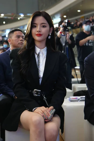 여배우이자 가수인 양초에는 2020 상하이에서 회견에 — 스톡 사진