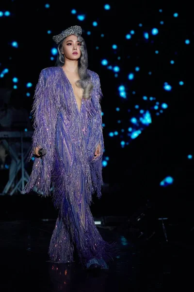 Die Taiwanesische Sängerin Und Tänzerin Jolin Tsai Tritt Sexy Kleidern — Stockfoto
