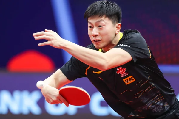 Китайский Игрок Настольный Теннис Лонг Играет Против Китайского Игрока Настольный — стоковое фото