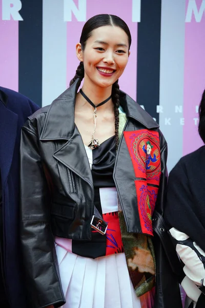 中国のモデル劉文は上海でのファッションイベントに出席します 11月2020 — ストック写真