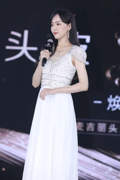 中国女演员 歌手唐艳参加了2020年10月27日在上海举行的活动 — 图库照片