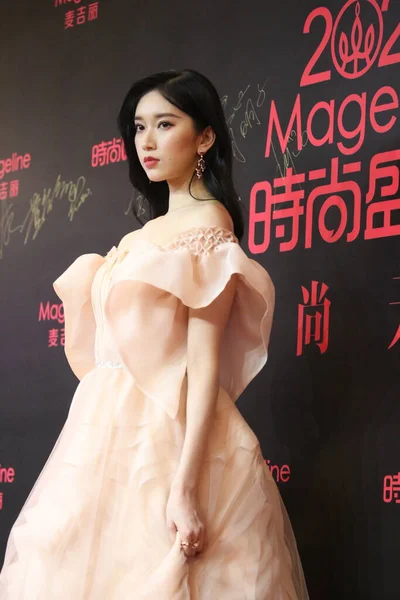 Penyanyi Cina Liu Lingzi Menghadiri Acara Mode Cosmo Shanghai China — Stok Foto