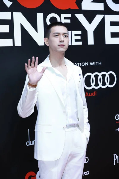 Actor Chino Xian Aparece Traje Blanco Alfombra Roja Para Los —  Fotos de Stock