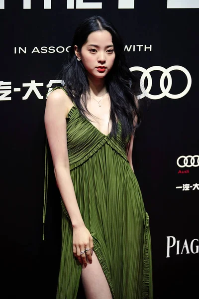 Tajwański Muzyk Aktorka Ouyang Nana Pojawia Się Zielonej Sukience Pokazując — Zdjęcie stockowe