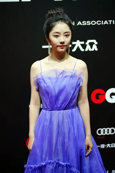 Aktris Cina Tan Songyun Muncul Dengan Gaun Biru Menunjukkan Kecantikan — Stok Foto
